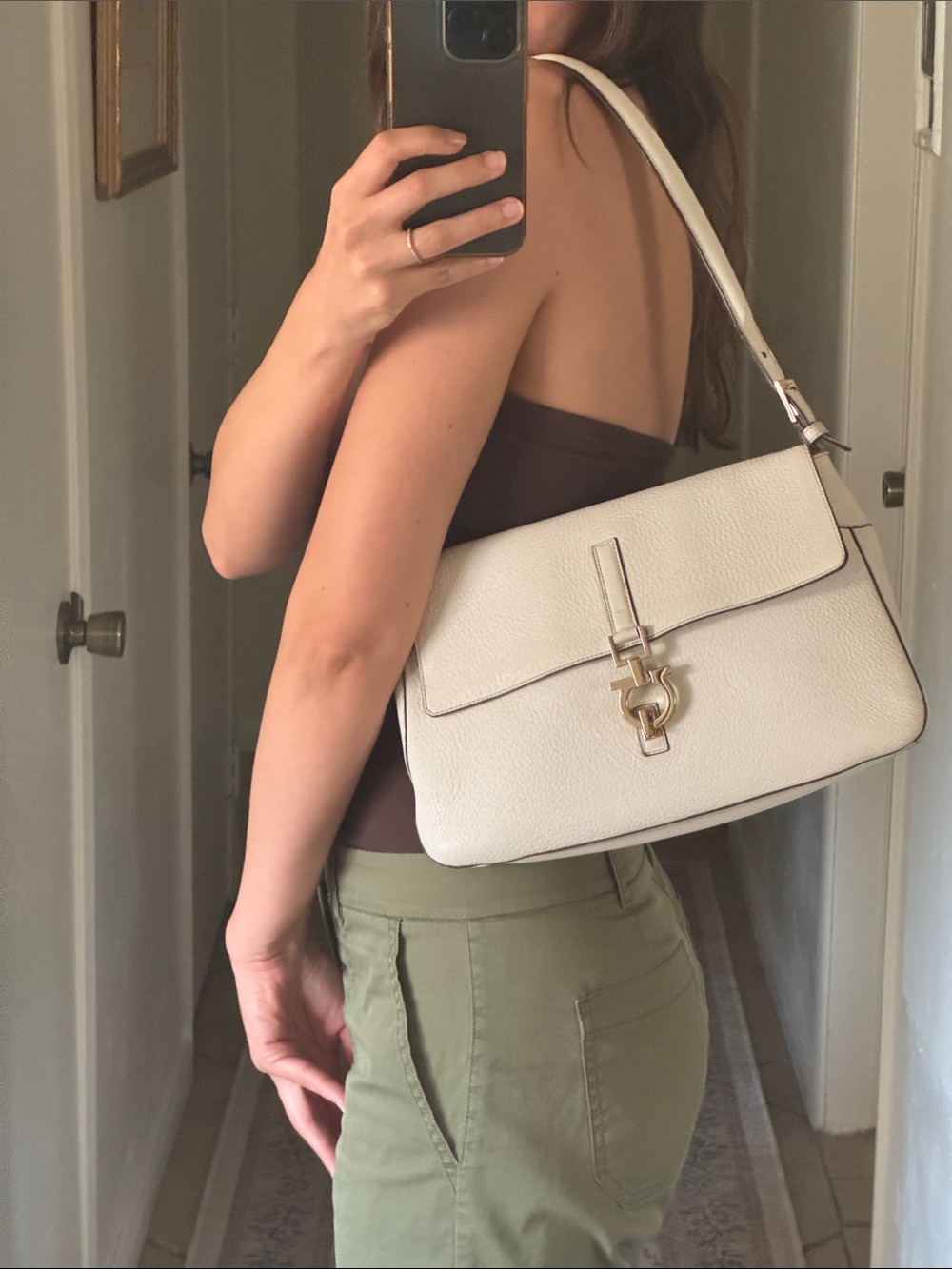 Salvatore Ferragamo Cream Leather Shoulder Bag with Gold Hardware - Picture 16 of 16